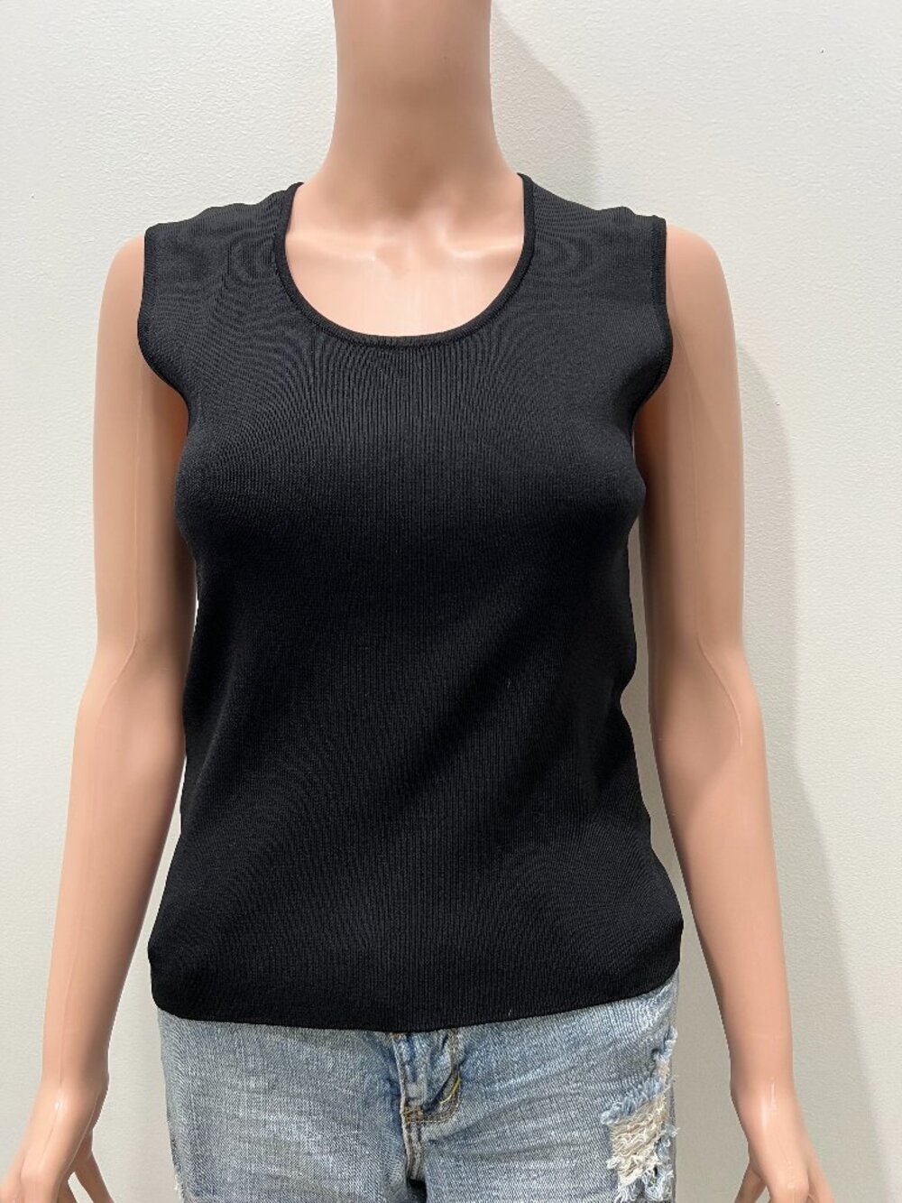 Y2K Cyrus tank size M